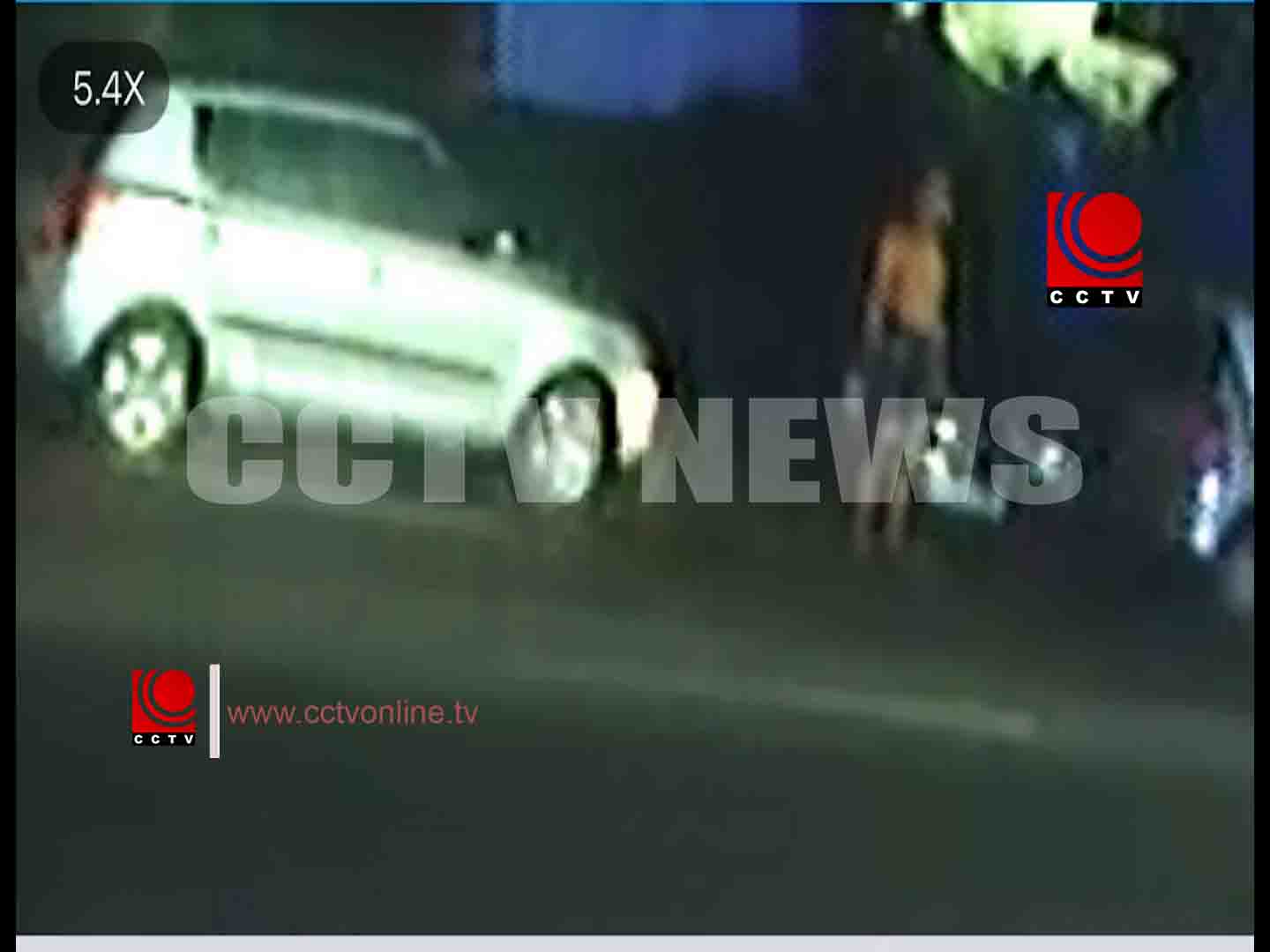 വാഹനങ്ങൾ കല്ലുകൊണ്ട് വരഞ്ഞു നശിപ്പിക്കുന്ന ‘വിരുതൻ’ പിടിയിൽ; ദൃശ്യങ്ങൾ പുറത്ത്