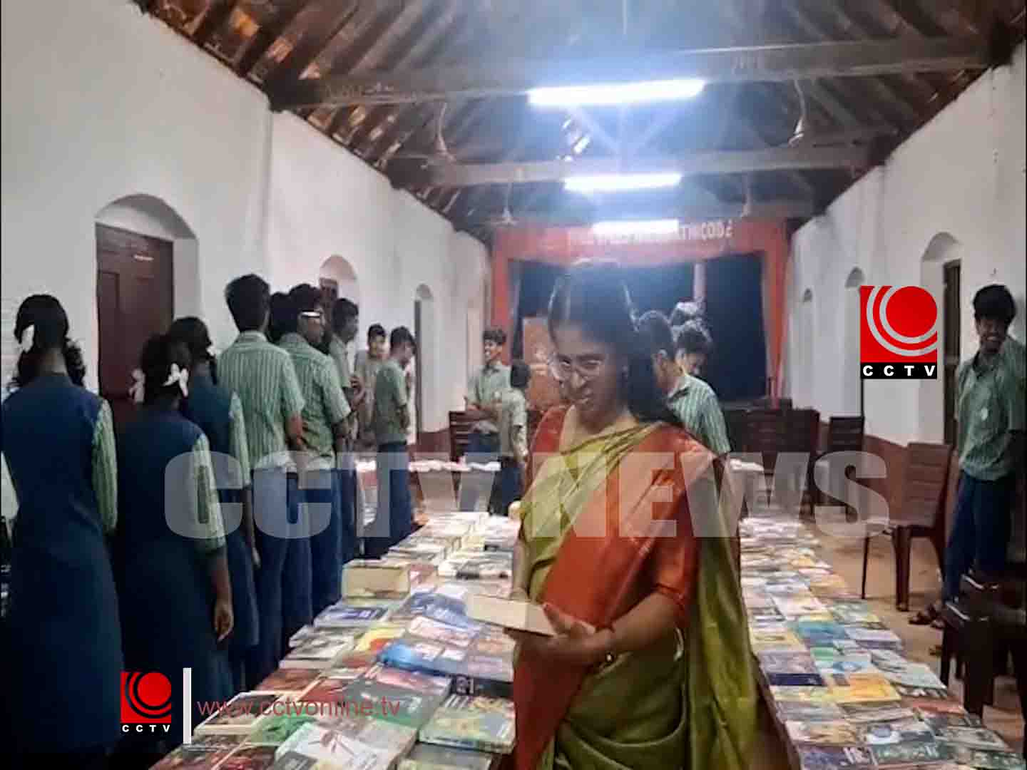 വായന പക്ഷാചരണം ; പുസ്തക പ്രദര്ശനം നടത്തി