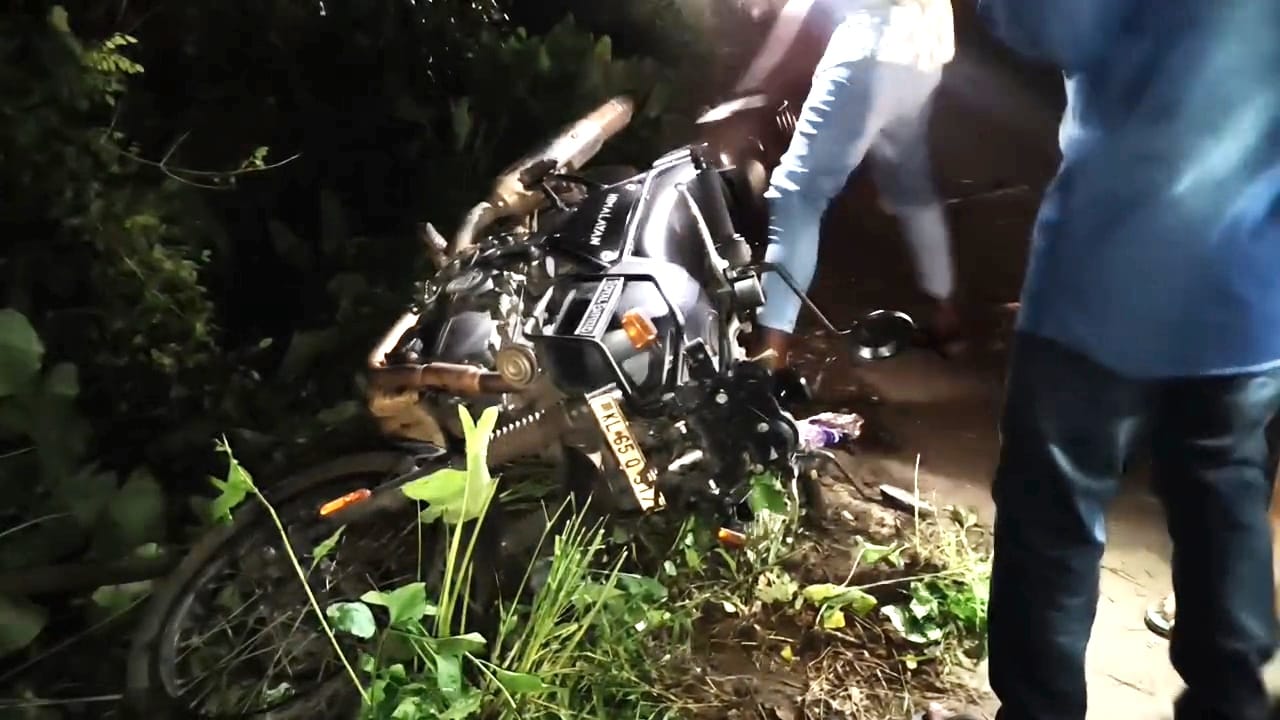 പന്നിത്തടത്ത് ബൈക്കും സ്കൂട്ടറും കൂട്ടിയിടിച്ച് അപകടം : ബൈക്ക് യാത്രക്കാരൻ മരിച്ചു.