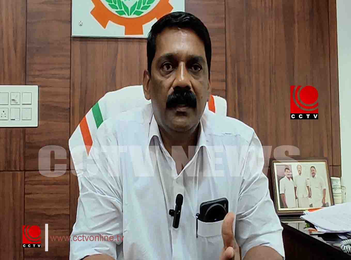 വേലൂര് സര്വീസ് സഹകരണ ബാങ്ക് പ്രതിഷേധം ; ആരോപണങ്ങള് അടിസ്ഥാന രഹിതമെന്ന് പ്രസിഡന്റ് സുരേഷ് മമ്പറമ്പില്