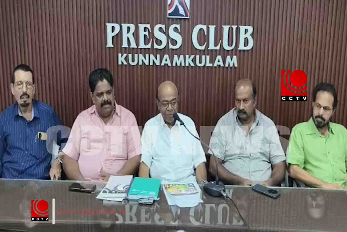 രണ്ടാം ഓണനാളില് കുന്നംകുളത്തിന് ആവേശമായി ‘ഓണത്തല്ല്’