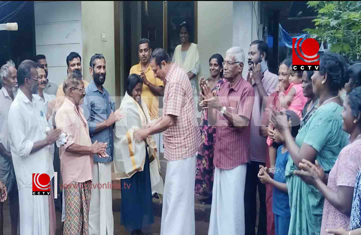 എം.എ. സംസ്കൃതത്തില് രണ്ടാം റാങ്ക് ; എ.യു. ഉണ്ണിമായയ്ക്ക് സിപിഐഎം ആദരം