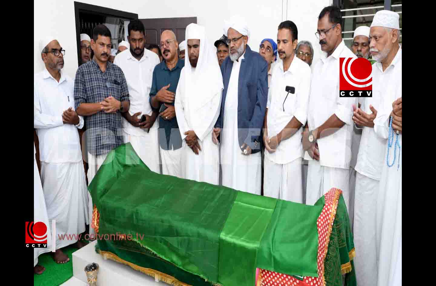 ഭക്തിനിര്ഭരമായ സമൂഹ സിയാറത്തോടെ പുത്തന്പള്ളി ആണ്ട് നേര്ച്ചക്ക് തുടക്കമായി