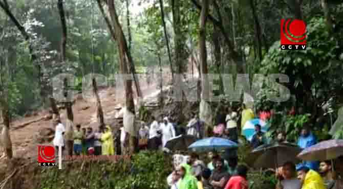 സംസ്ഥാനത്ത് മഴക്കെടുതി രൂക്ഷം; ഇടുക്കിയിലും കോട്ടയത്തും ഉരുള്പൊട്ടല് ; വിവിധ ജില്ലകളില് അവധി