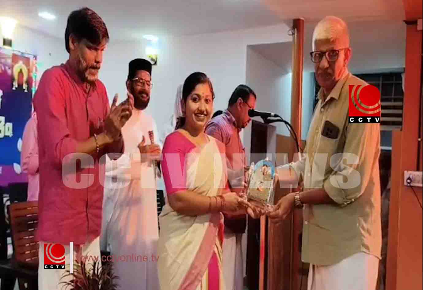 പതിനഞ്ചാമത് ശ്രീഭദ്ര പുരസ്കാരം പ്രശസ്ത സോപാന സംഗീത കലാകാരി ആശ സുരേഷിന്
