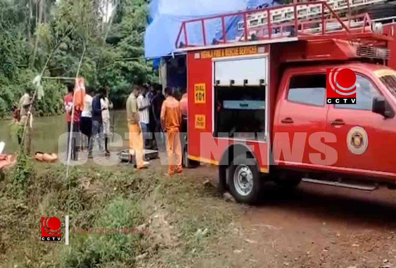 മണലിപ്പുഴയിലേക്ക് കാര് മറിഞ്ഞു ; ഡ്രൈവര് അത്ഭുതകരമായി രക്ഷപ്പെട്ടു