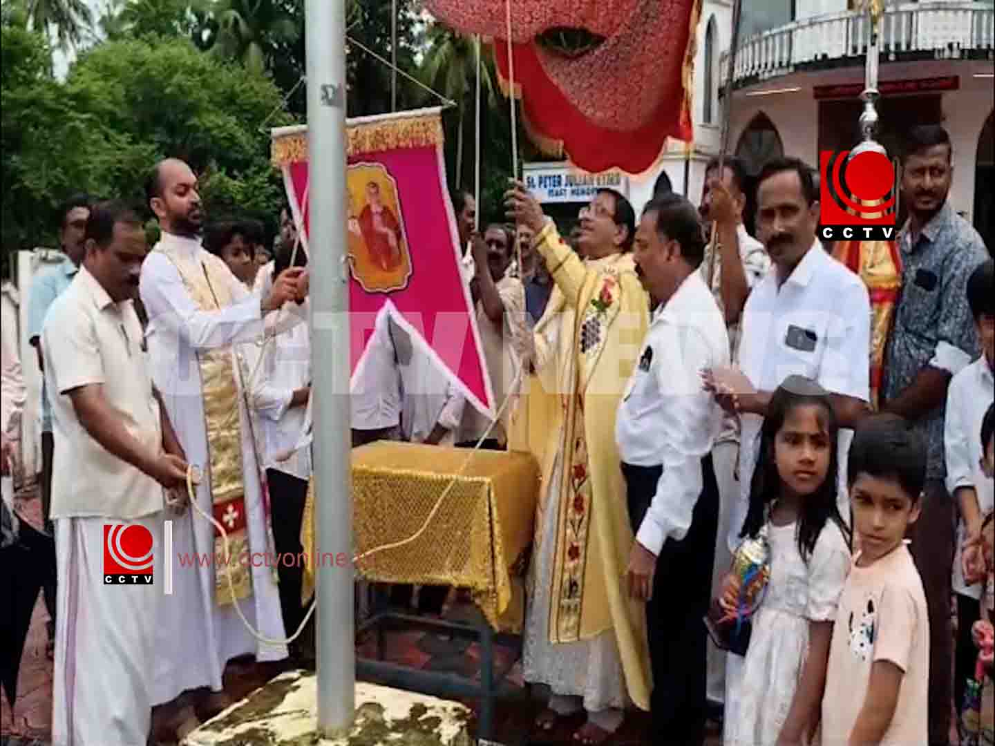 മരത്തംകോട് മേരിമാത പള്ളിയിലെ ഊട്ടു തിരുനാളിന് കോടിയേറി