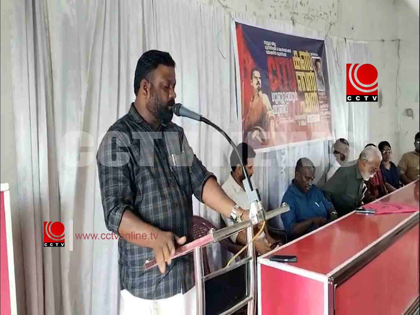 ഗുരുവായൂര് നഗരസഭ ശുചീകരണ തൊഴിലാളികളുടെ തസ്തിക വര്ധിപ്പിക്കണം ; സിഐടിയു