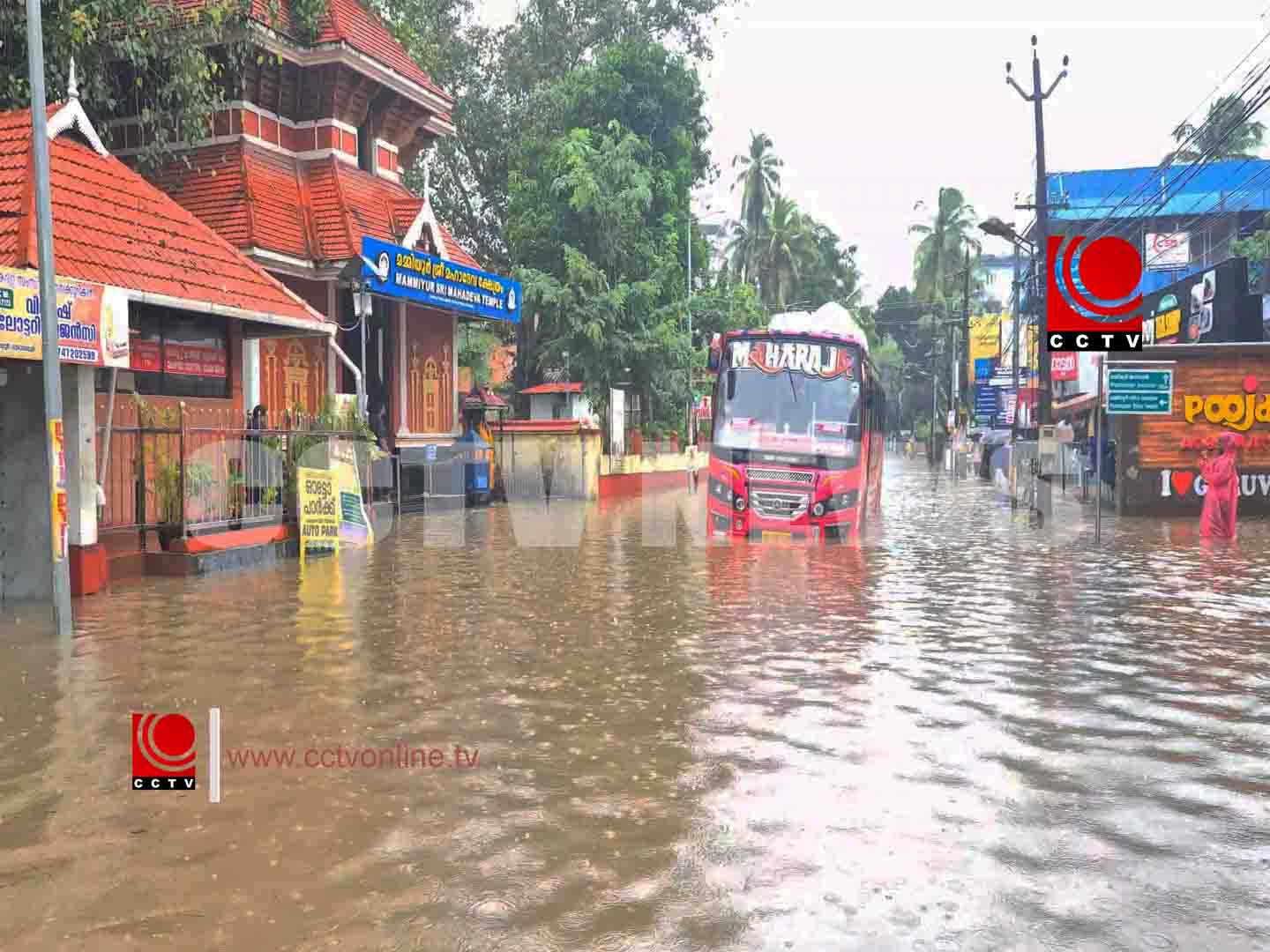 കനത്ത മഴയില് ഗുരുവായൂര് മേഖലയില് ശക്തമായ വെള്ളക്കെട്ട്